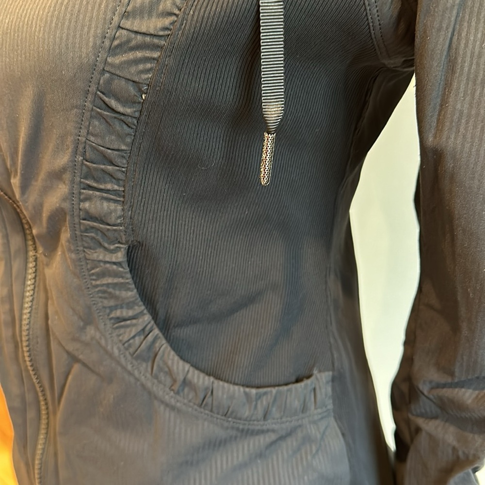 Lululemon jacket - Picture 3 of 7